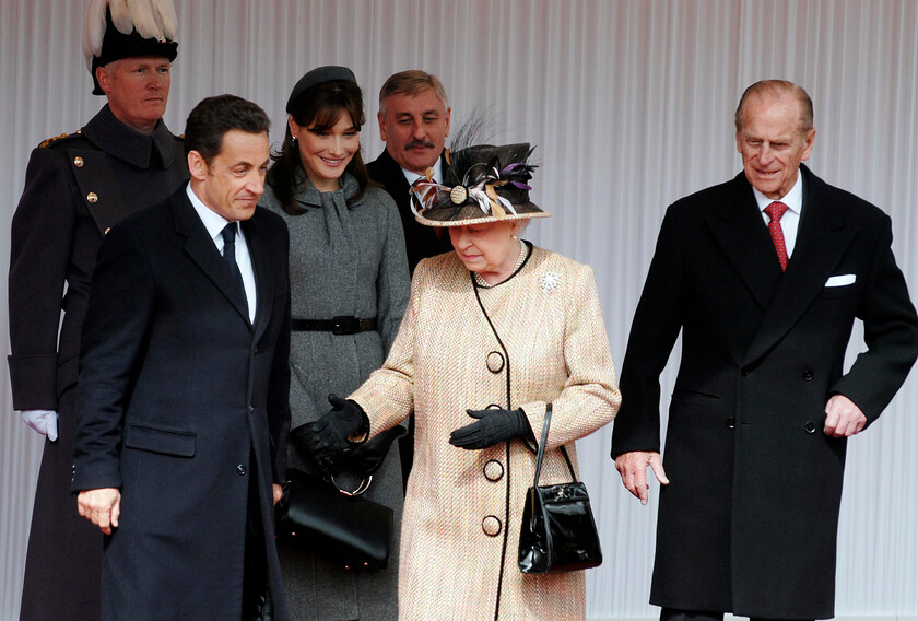 08-0632 26 
 State visit of Nicolas Sarkozy, President of the French Republic and Madame Nicolas Sarkozy, Windsor Riverside Station, with HM queen and the Duke of Ed - Mike Swift 25/3/08