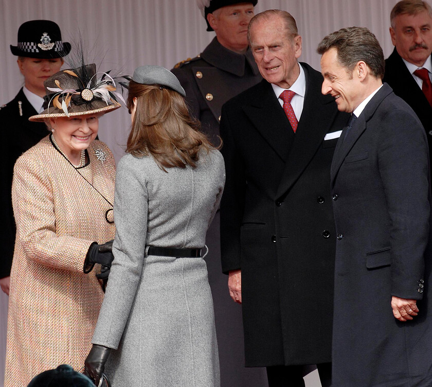 08-0632 17 
 State visit of Nicolas Sarkozy, President of the French Republic and Madame Nicolas Sarkozy, Windsor Riverside Station, with HM queen and the Duke of Ed - Mike Swift 25/3/08